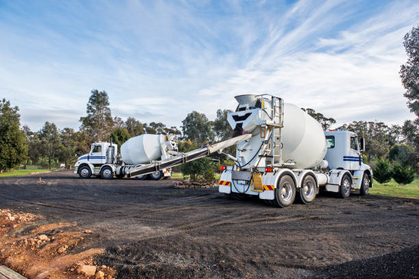 Best Custom Concrete Contractor  in Williamson, AZ